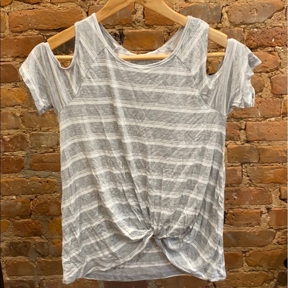 NWT Cold Shoulder Twist Front Tee